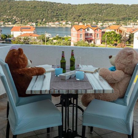 Apartments Rezek Supetarska Draga Ngoại thất bức ảnh