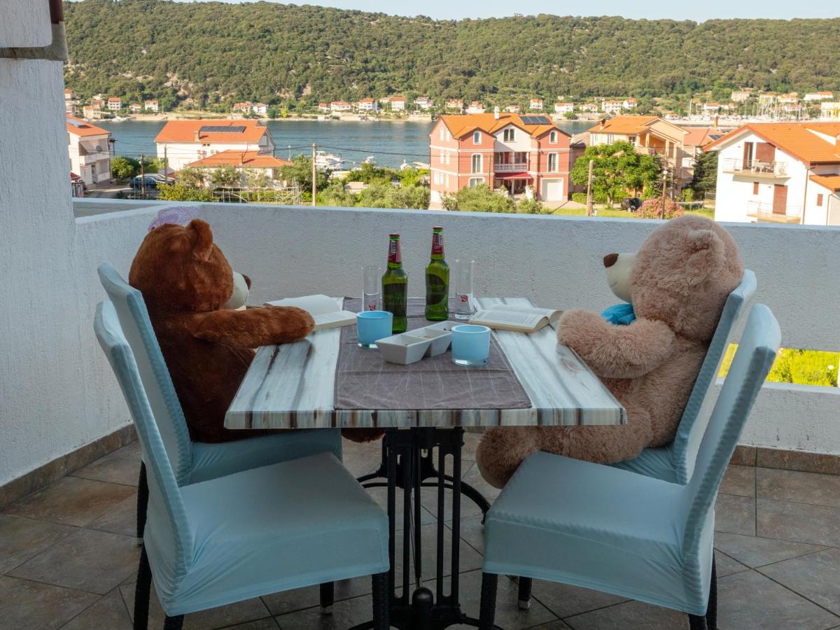 Apartments Rezek Supetarska Draga Ngoại thất bức ảnh