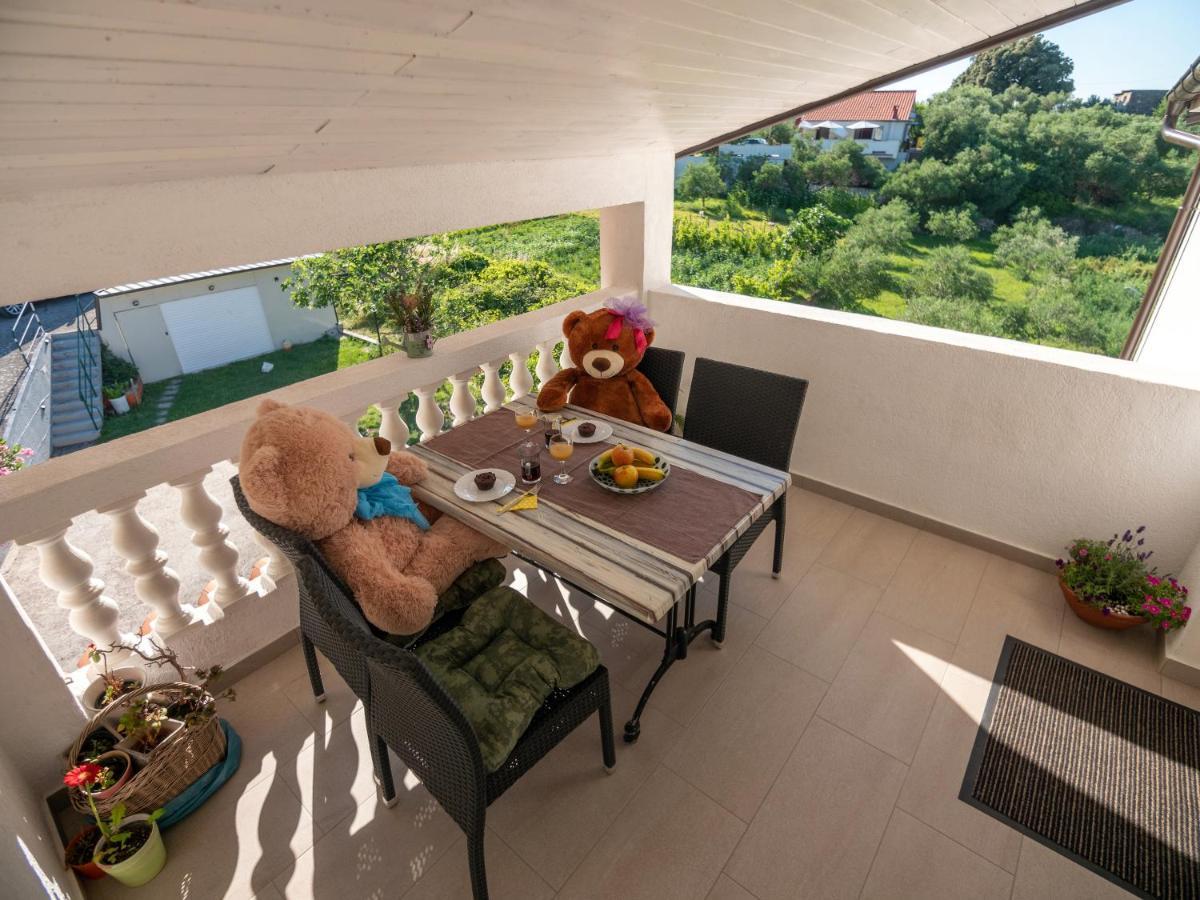 Apartments Rezek Supetarska Draga Ngoại thất bức ảnh