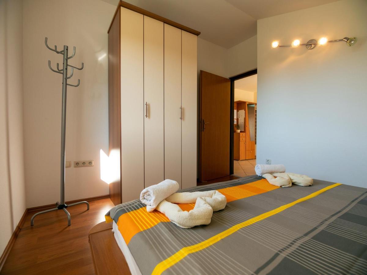 Apartments Rezek Supetarska Draga Ngoại thất bức ảnh