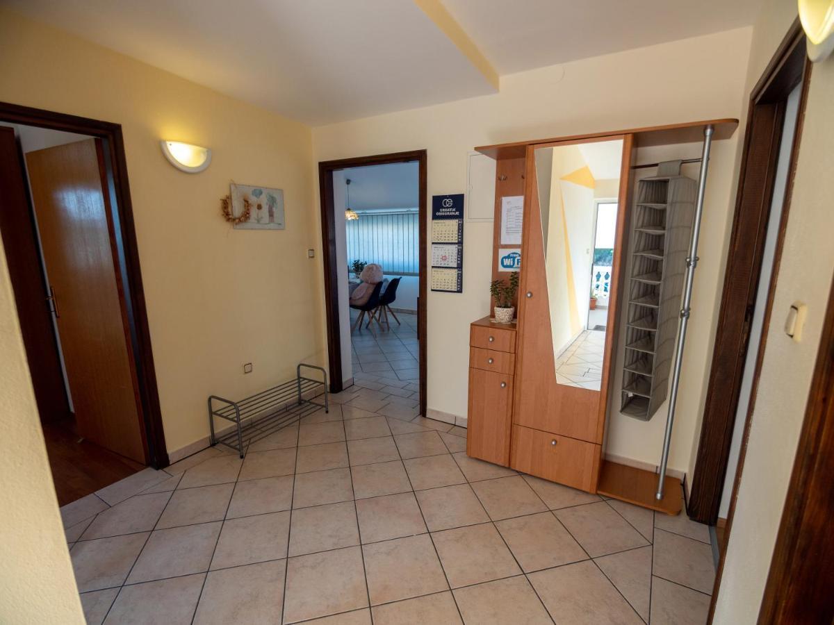 Apartments Rezek Supetarska Draga Ngoại thất bức ảnh