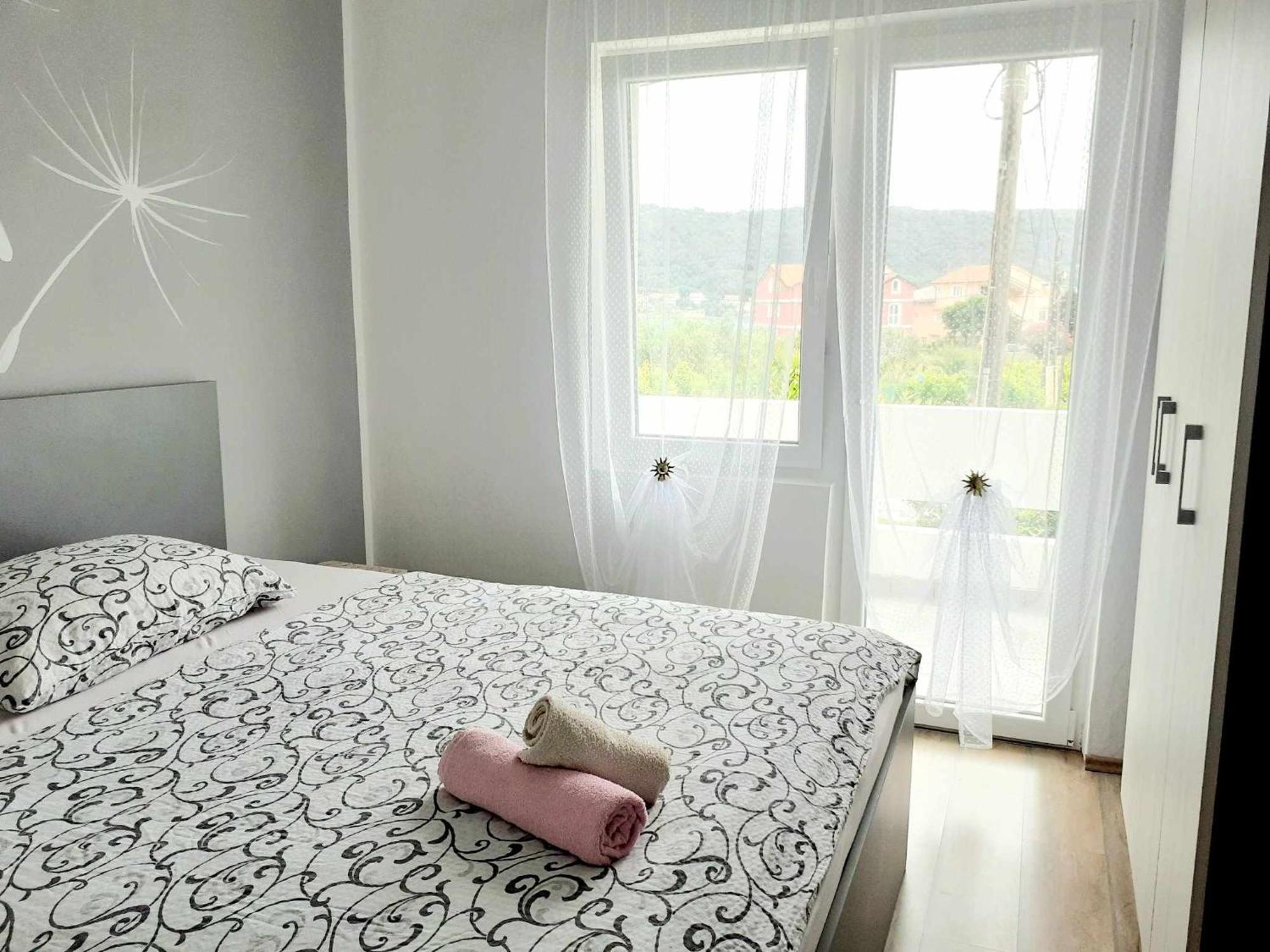 Apartments Rezek Supetarska Draga Ngoại thất bức ảnh
